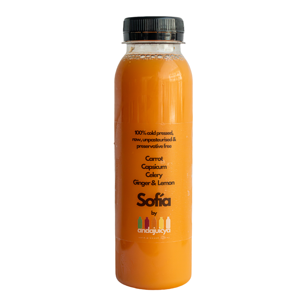 Sofía – Zumo Prensado en Frío con Pimiento, Zanahoria, Apio, Limón y Jengibre